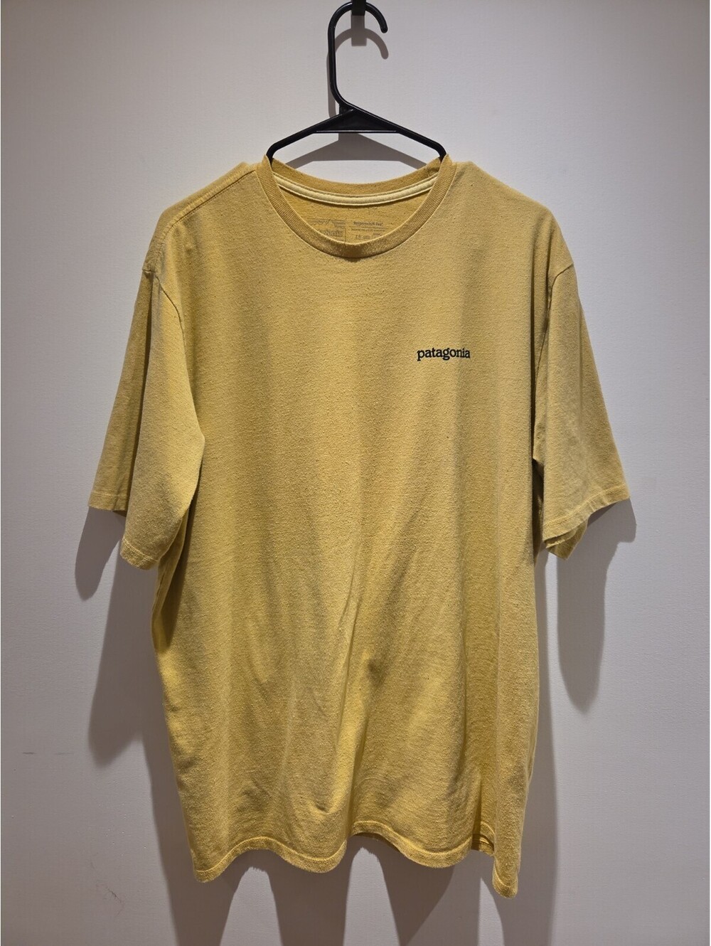 Patagonia Shirt Mens L Mustard Yellow Responsibili-Tee P-6 Logo